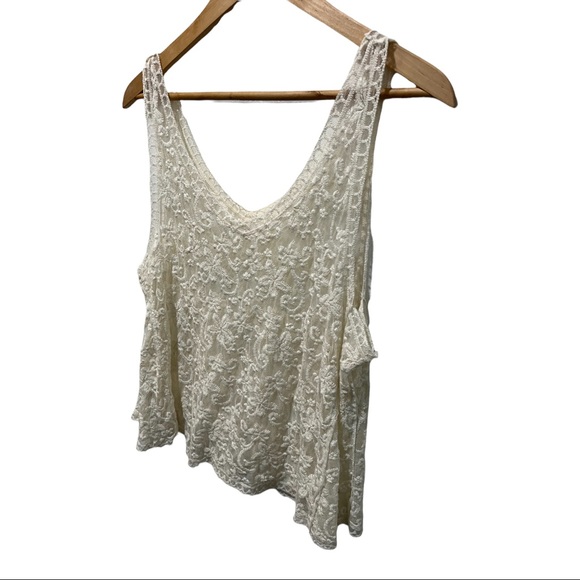 LOVE TREE HAPPENS IVORY CREAM LACE SHEER FLORAL SCOOP NECK TANK BLOUSE - Picture 4 of 13
